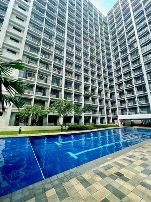 Fully Equipped 1Br Condo At Shore2 Near To Moa Манила Экстерьер фото
