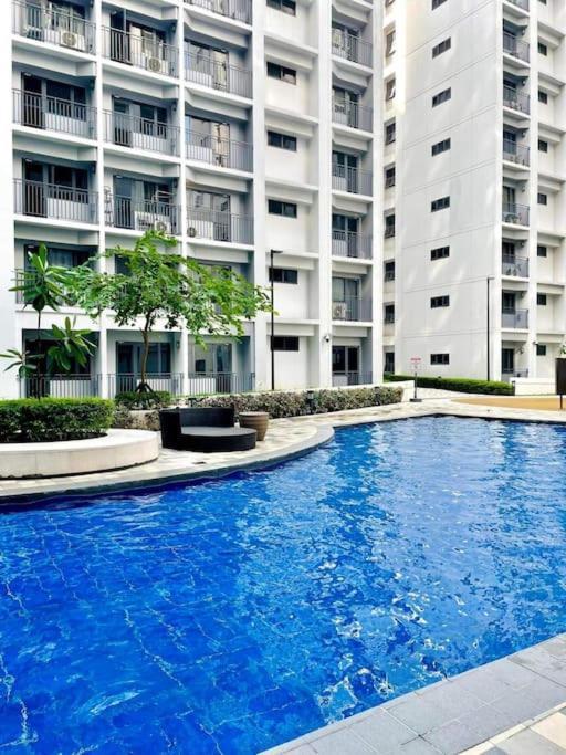 Fully Equipped 1Br Condo At Shore2 Near To Moa Манила Экстерьер фото