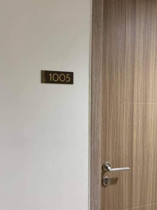 Fully Equipped 1Br Condo At Shore2 Near To Moa Манила Экстерьер фото