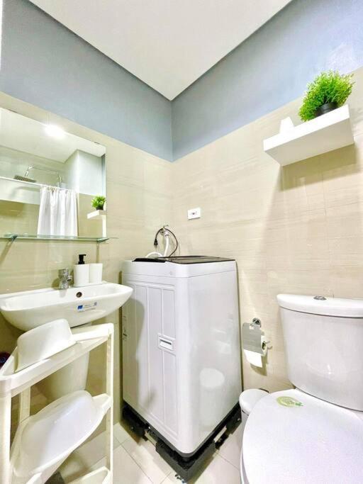 Fully Equipped 1Br Condo At Shore2 Near To Moa Манила Экстерьер фото