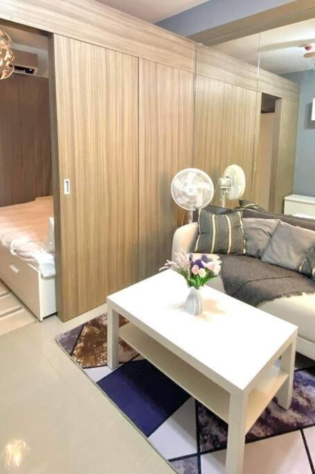 Fully Equipped 1Br Condo At Shore2 Near To Moa Манила Экстерьер фото