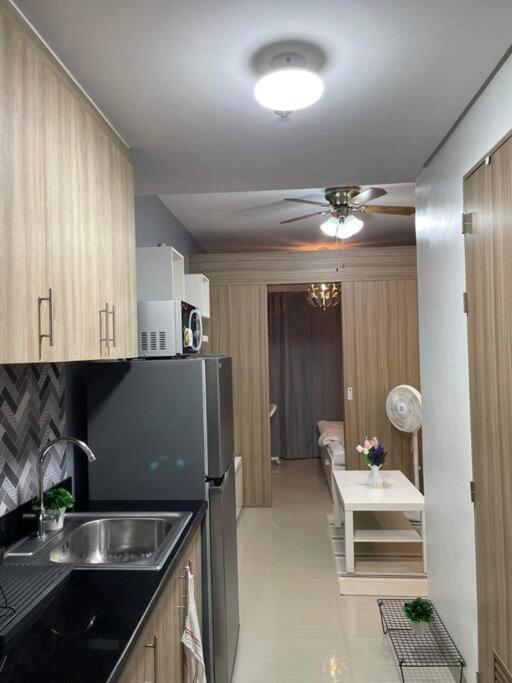 Fully Equipped 1Br Condo At Shore2 Near To Moa Манила Экстерьер фото