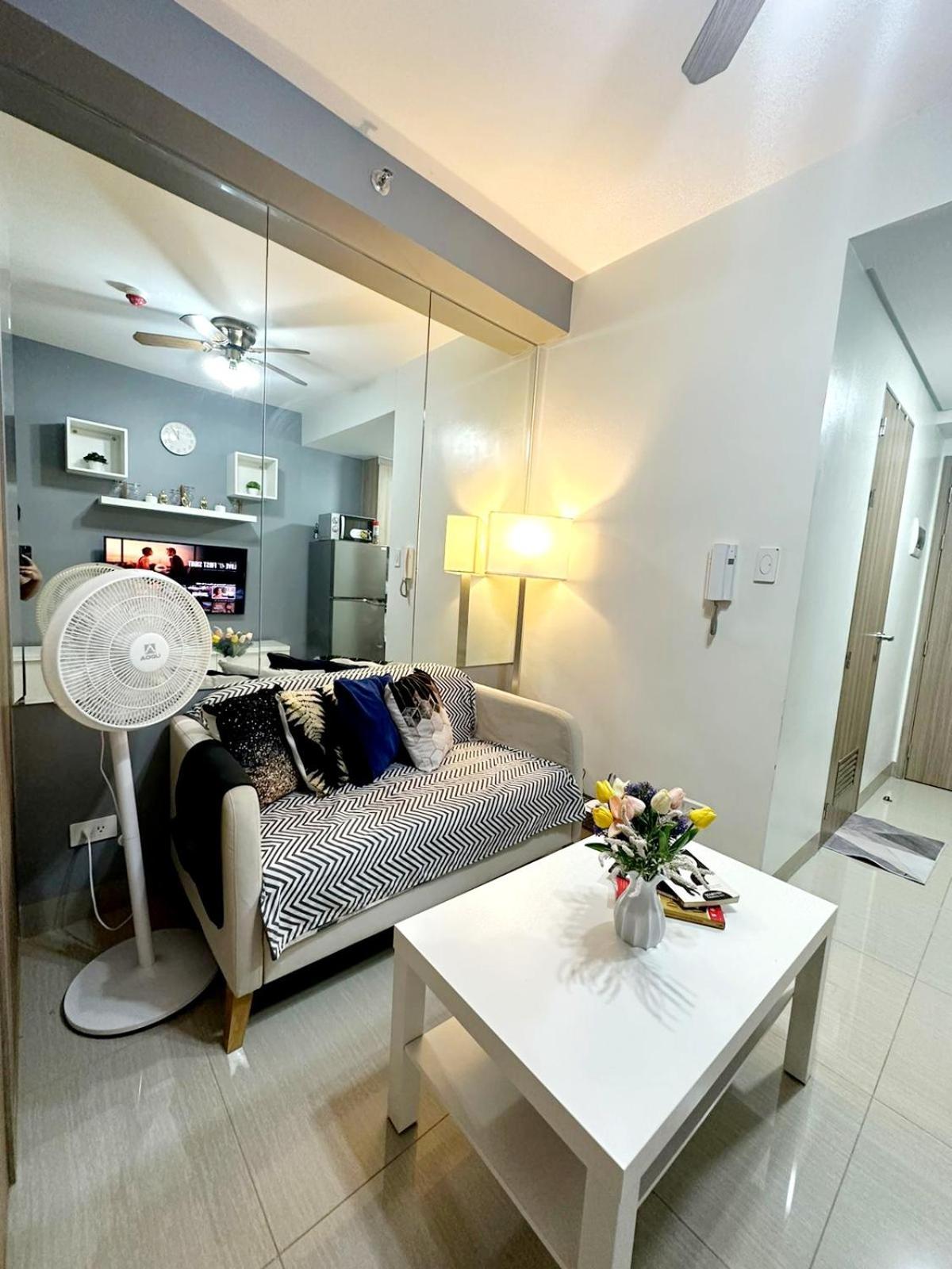 Fully Equipped 1Br Condo At Shore2 Near To Moa Манила Экстерьер фото